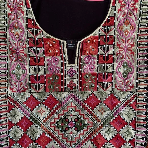Fully Embroidered Palestinian Thobe - Picture 4 of 9
